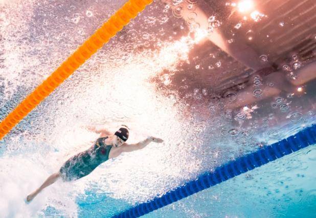 世锦赛女子50米自由泳决赛 中国双姝一起站上领奖台