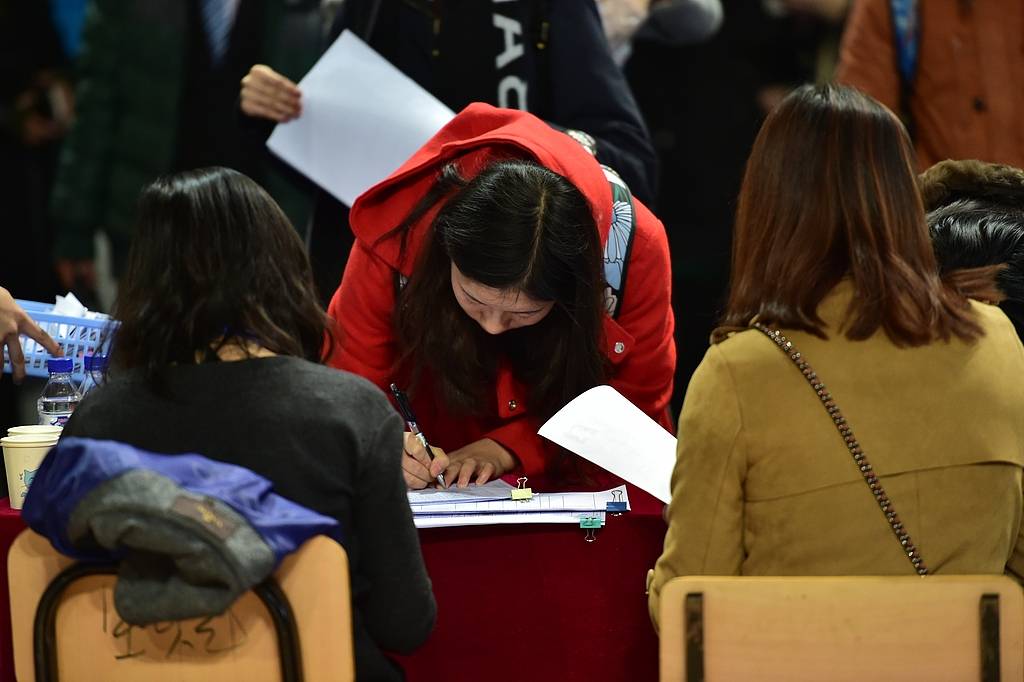 民办中学新聘教师未入职就被炒，不能“自认倒霉”