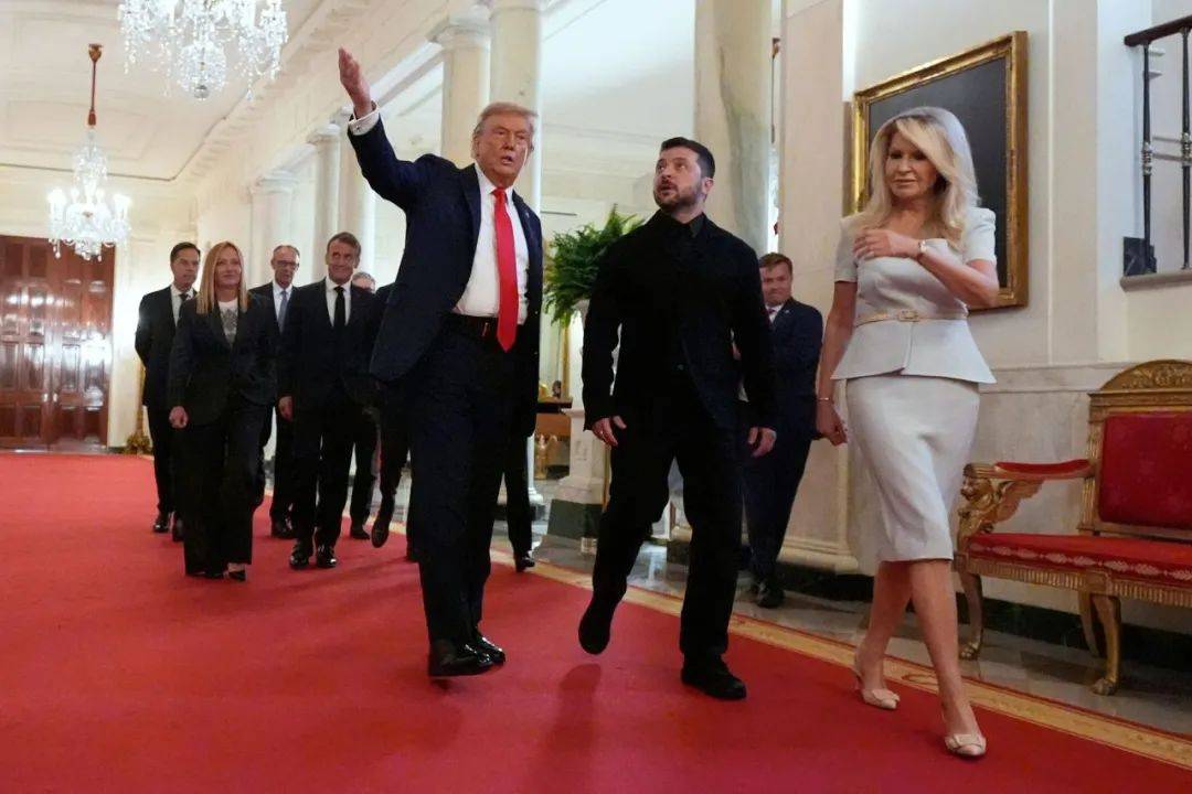 牛弹琴:白宫版智斗,特朗普果然大杀四方