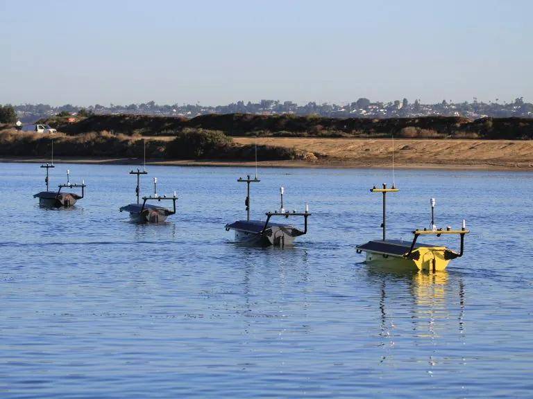 美媒爆料:055大驱“南昌”舰遭到美国无人艇跟踪监视!