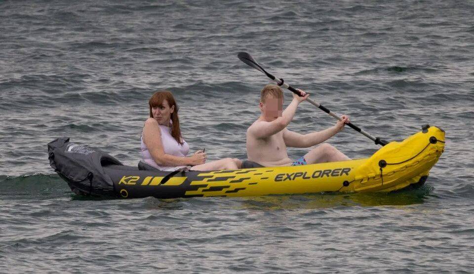 金正恩女儿首登国际舞台,引爆接班传闻!英国首相被架空,工党内斗成全武行…