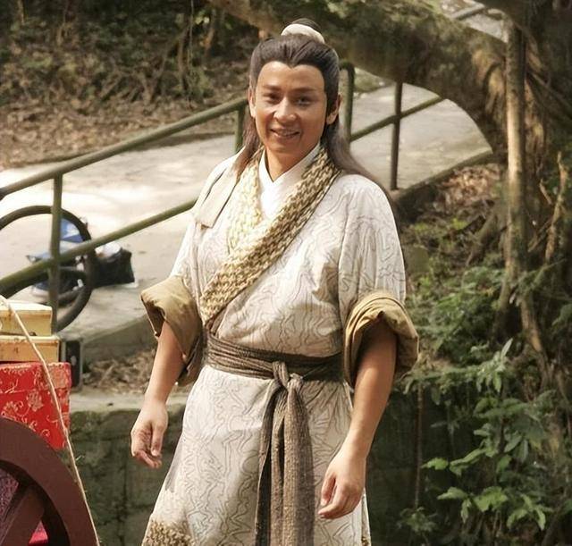 男演员官宣:58岁妻子诞下二胎