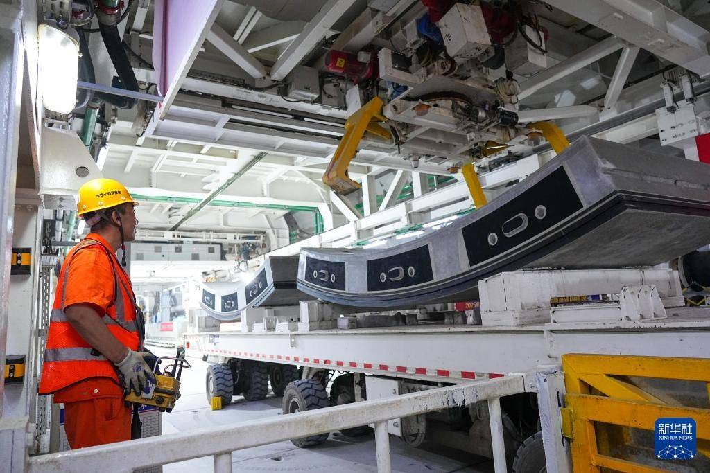 山东：济南航天大道黄河隧道南线盾构掘进突破2000米